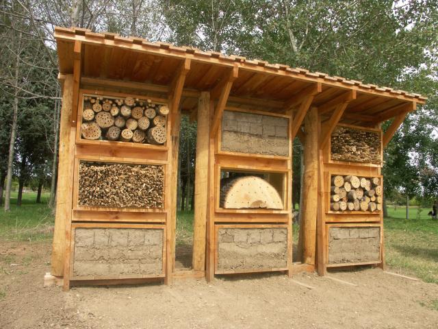 Hôtels à abeilles sauvages (nichoirs)